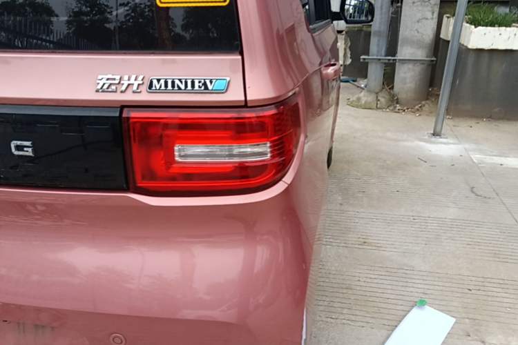 Used Wuling Hongguang MINIEV 2020 Zizai Version Lithium-NMC Right Rear Taillight