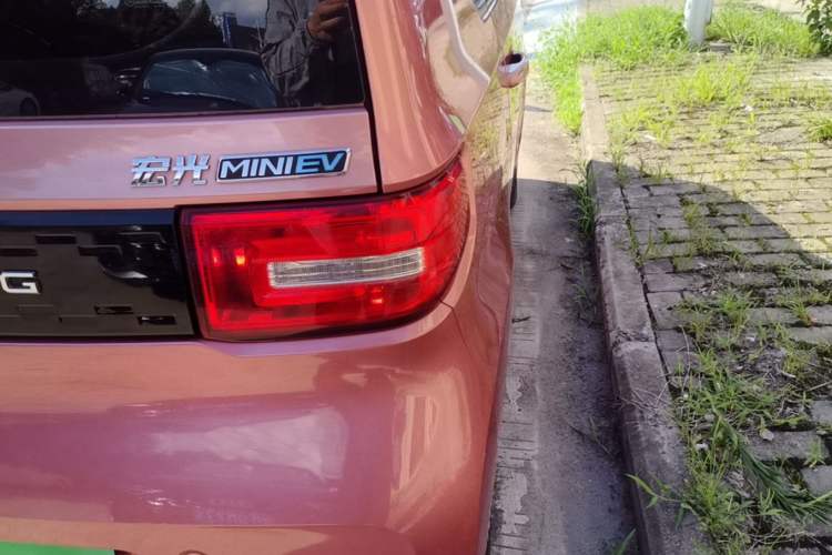 Used Wuling Hongguang MINIEV 2020 Zizai Version Lithium-NMC Right Rear Taillight