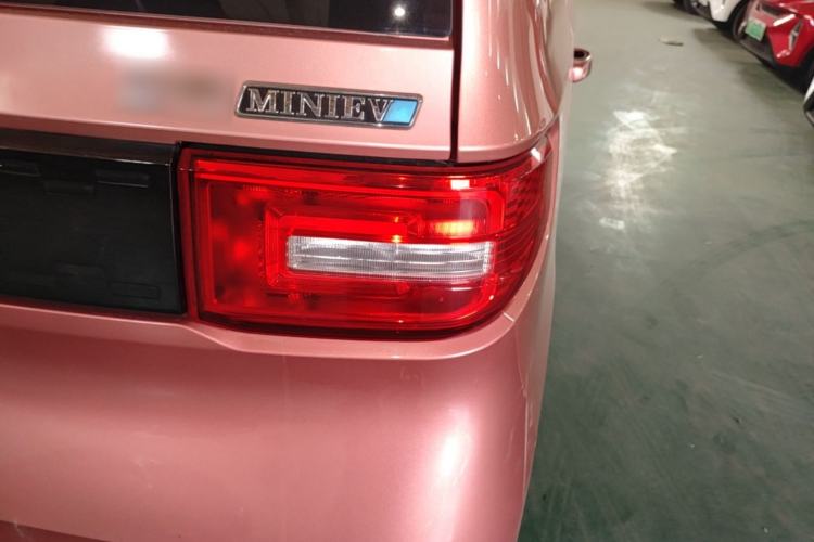 Used Wuling Hongguang MINIEV 2020 Freedom Version Lithium Iron Phosphate Right Rear Taillight