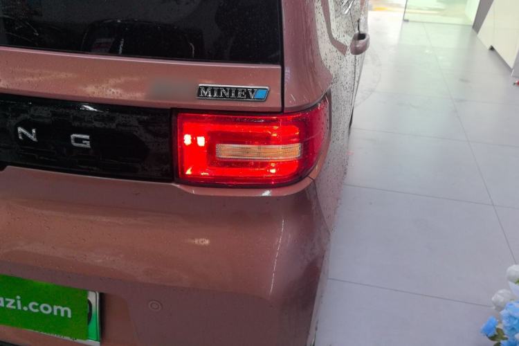 Used Wuling Hongguang MINIEV 2020 Freedom Version Lithium Iron Phosphate Right Rear Taillight