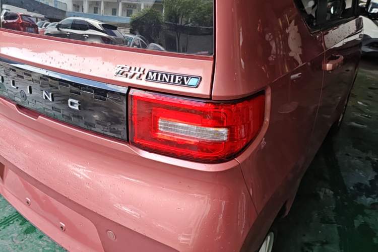 Used Wuling Hongguang MINIEV 2020 Freedom Version Lithium Iron Phosphate Right Rear Taillight