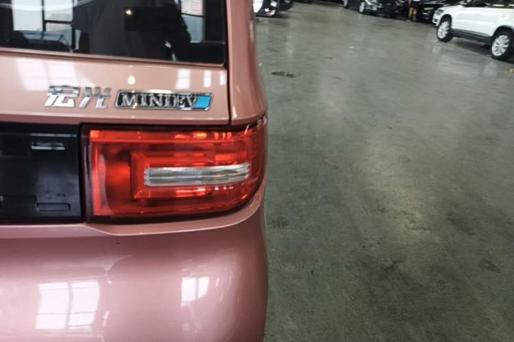 Used Wuling Hongguang MINIEV 2020 Zizai Version Lithium-NMC Right Rear Taillight