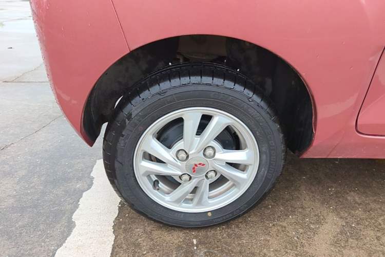Used Wuling Hongguang MINIEV 2020 Freedom Version Lithium Iron Phosphate Right Rear Wheel Hub