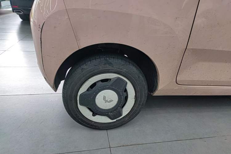 Used Wuling Hongguang MINIEV 2020 Enjoy Edition Lithium-Ion Battery Right Rear Wheel Hub