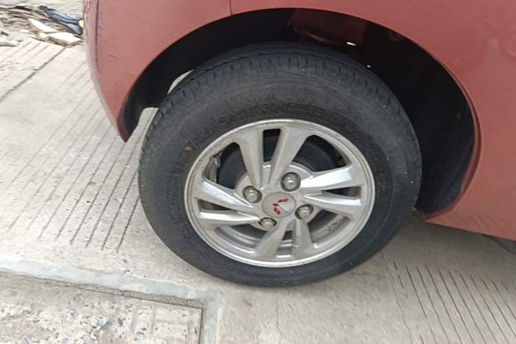 Used Wuling Hongguang MINIEV 2020 Zizai Version Lithium-NMC Right Rear Wheel Hub