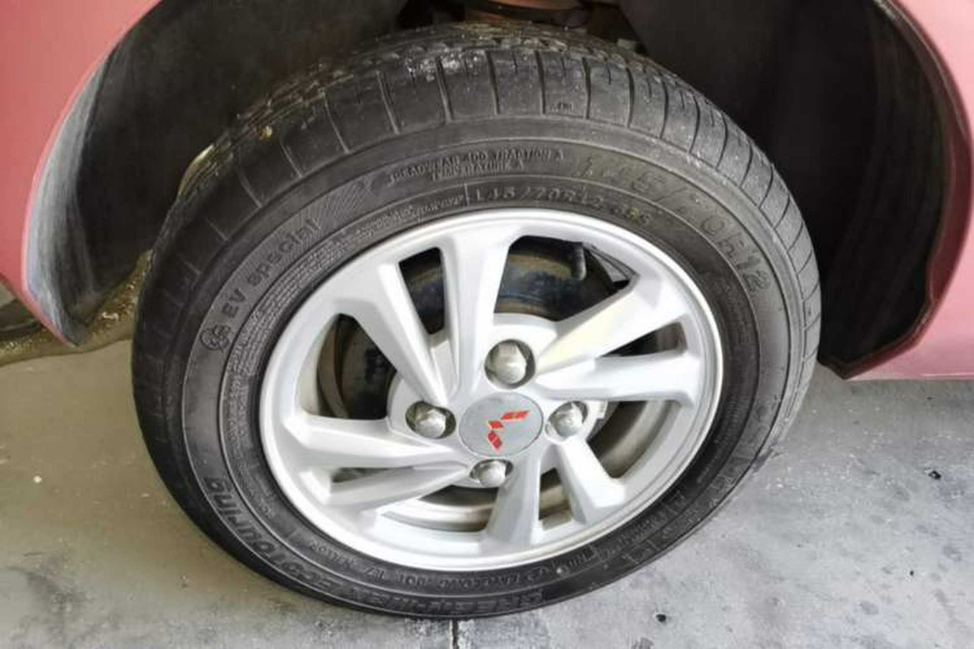 Used Wuling Hongguang MINIEV 2020 Zizai Version Lithium-NMC Right Rear Wheel Hub