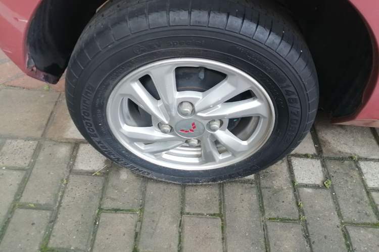 Used Wuling Hongguang MINIEV 2020 Zizai Version Lithium-NMC Right Rear Wheel Hub