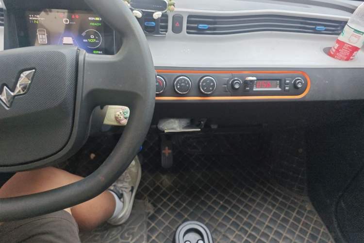 Used Wuling Hongguang MINIEV 2020 Enjoyment Model Lithium Iron Phosphate Audio And AC Panel