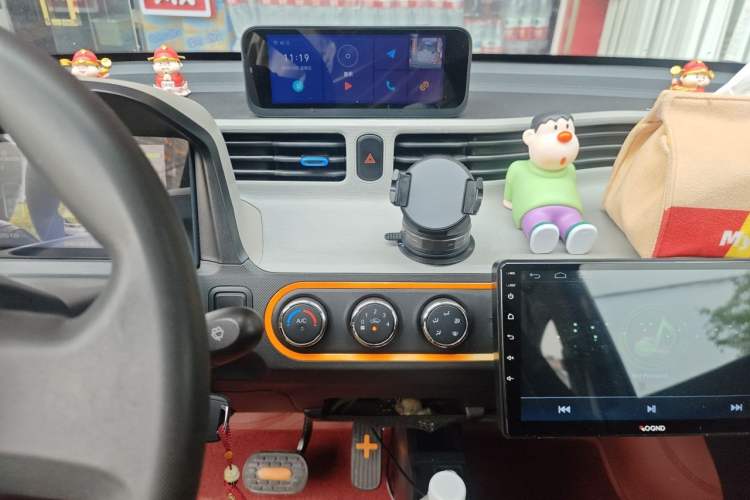 Used Wuling Hongguang MINIEV 2020 Freedom Version Lithium Iron Phosphate Audio And AC Panel