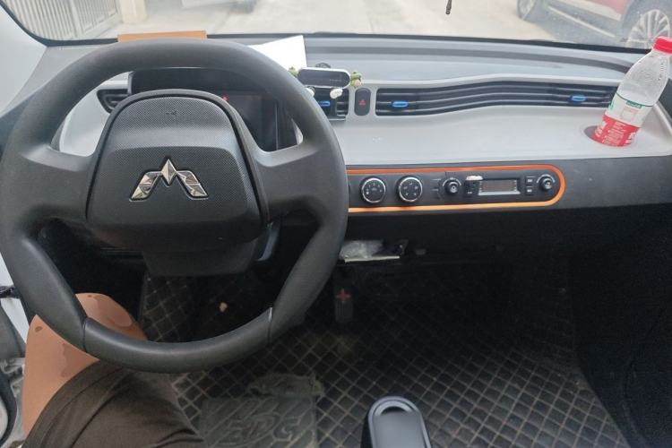 Used Wuling Hongguang MINIEV 2020 Enjoyment Model Lithium Iron Phosphate Center Console