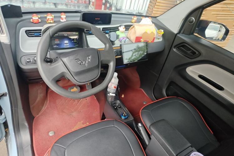 Used Wuling Hongguang MINIEV 2020 Freedom Version Lithium Iron Phosphate Center Console