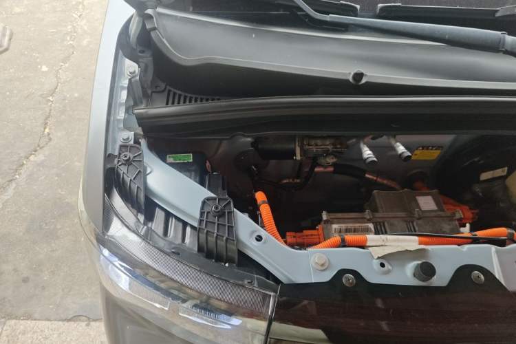 Used Wuling Hongguang MINIEV 2020 Freedom Version Lithium Iron Phosphate Engine Bay Right