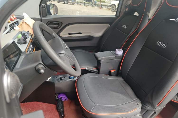 Used Wuling Hongguang MINIEV 2020 Freedom Version Lithium Iron Phosphate Left Front Seat
