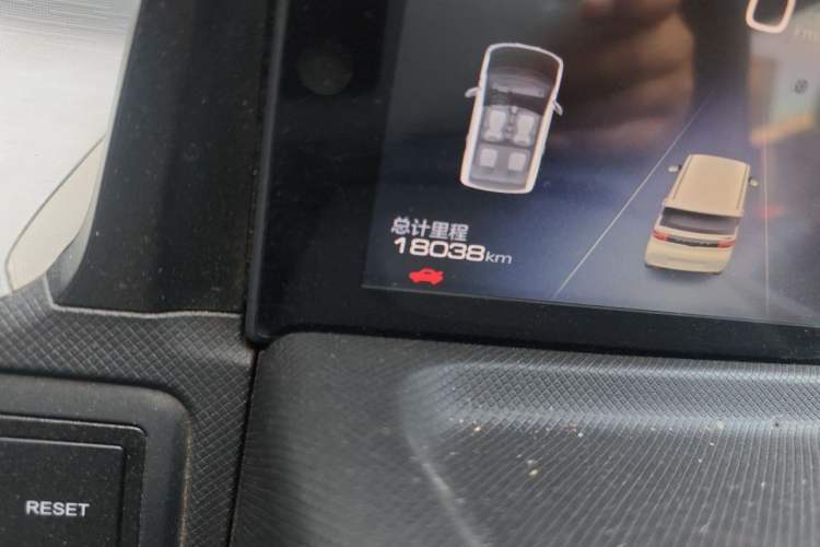 Used Wuling Hongguang MINIEV 2020 Enjoyment Model Lithium Iron Phosphate Odometer Close Up