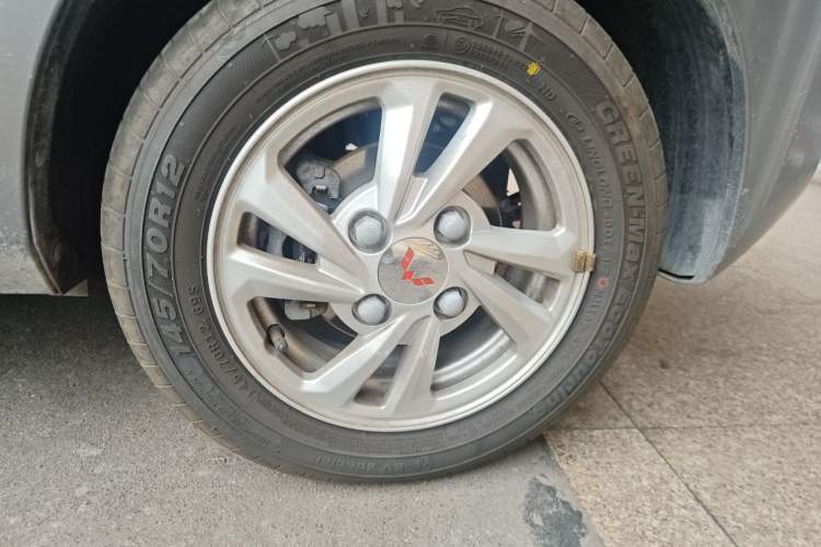 Used Wuling Hongguang MINIEV 2020 Freedom Version Lithium Iron Phosphate Right Front Wheel Hub