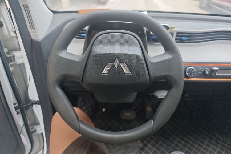 Used Wuling Hongguang MINIEV 2020 Enjoyment Model Lithium Iron Phosphate Steering Wheel