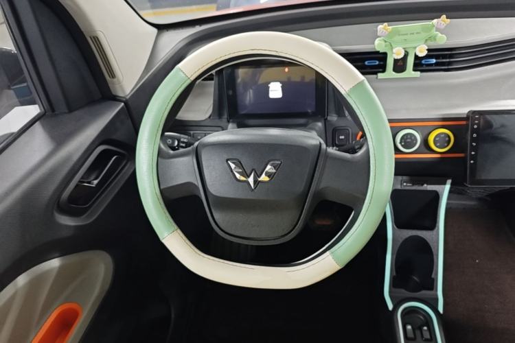 Used Wuling Hongguang MINIEV 2020 Enjoyment Model Lithium Iron Phosphate Steering Wheel