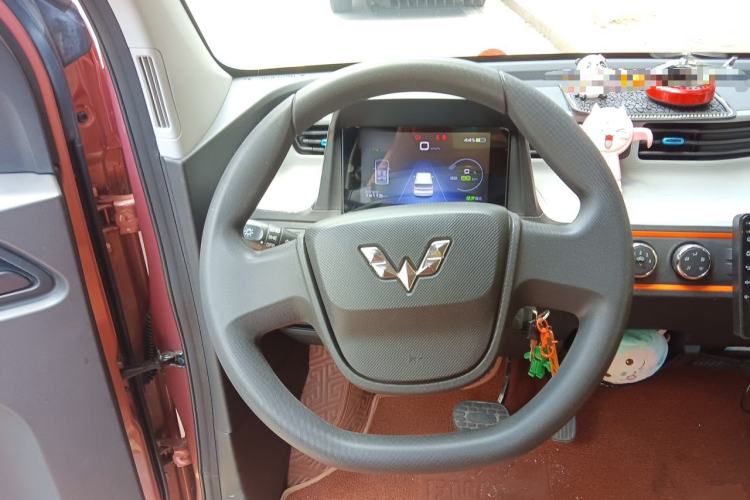 Used Wuling Hongguang MINIEV 2020 Enjoyment Model Lithium Iron Phosphate Steering Wheel