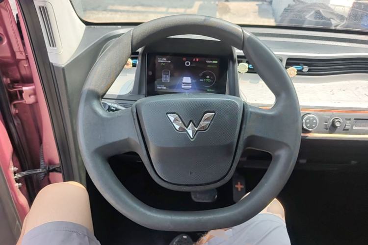 Used Wuling Hongguang MINIEV 2020 Enjoyment Model Lithium Iron Phosphate Steering Wheel