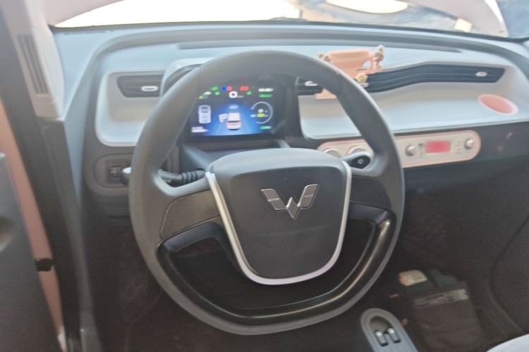 Used Wuling Hongguang MINIEV 2020 Enjoyment Model Lithium Iron Phosphate Steering Wheel