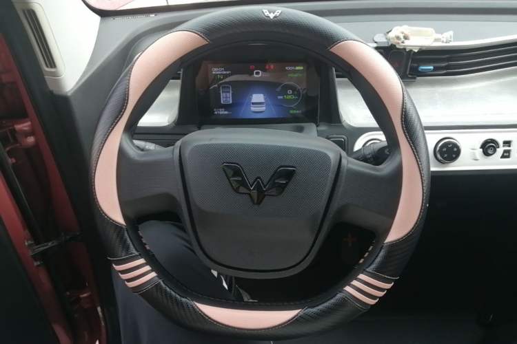 Used Wuling Hongguang MINIEV 2020 Zizai Version Lithium-NMC Steering Wheel