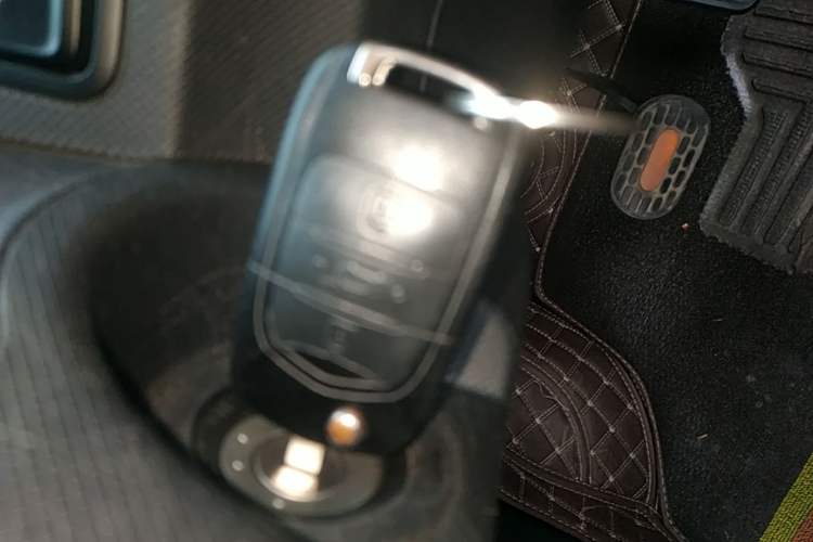 Used Wuling Hongguang MINIEV 2020 Enjoyment Model Lithium Iron Phosphate Vehicle Key