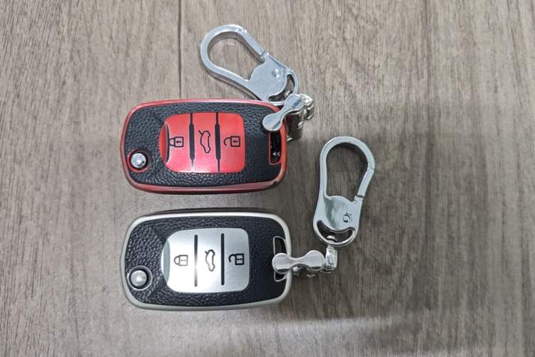 Used Wuling Hongguang MINIEV 2020 Enjoyment Model Lithium Iron Phosphate Vehicle Key