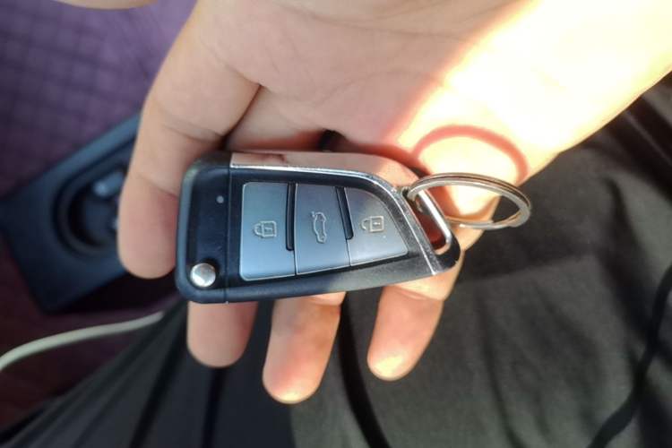 Used Wuling Hongguang MINIEV 2020 Zizai Version Lithium-NMC Vehicle Key