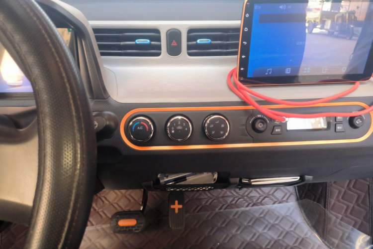 Used Wuling Hongguang MINIEV 2020 Freedom Version Lithium Iron Phosphate Audio And AC Panel