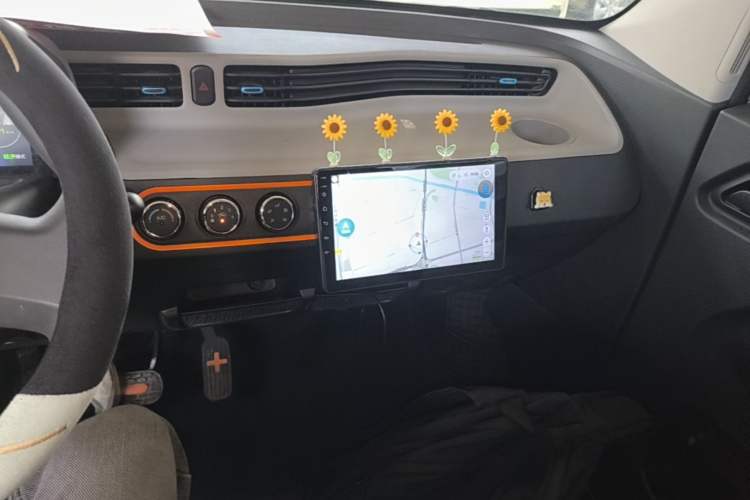 Used Wuling Hongguang MINIEV 2020 Freedom Version Lithium Iron Phosphate Audio And AC Panel