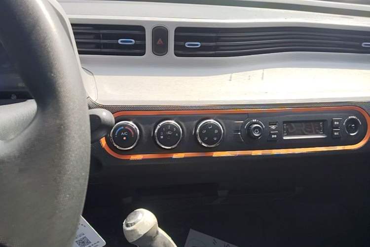 Used Wuling Hongguang MINIEV 2020 Enjoyment Model Lithium Iron Phosphate Audio And AC Panel