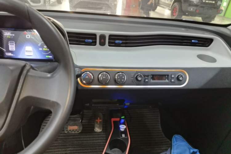 Used Wuling Hongguang MINIEV 2020 Freedom Version Lithium Iron Phosphate Audio And AC Panel