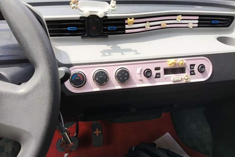 Used Wuling Hongguang MINIEV 2020 Freedom Version Lithium Iron Phosphate Audio And AC Panel