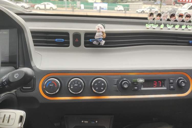 Used Wuling Hongguang MINIEV 2020 Enjoyment Model Lithium Iron Phosphate Audio And AC Panel
