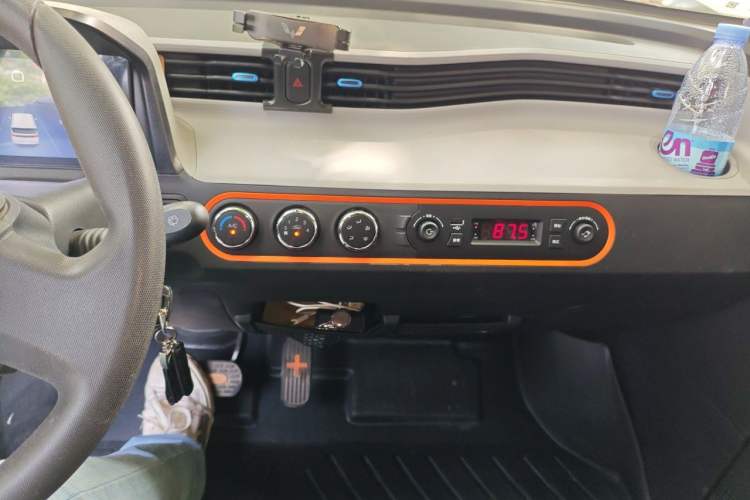 Used Wuling Hongguang MINIEV 2020 Freedom Version Lithium Iron Phosphate Audio And AC Panel