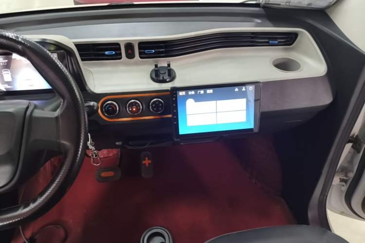 Used Wuling Hongguang MINIEV 2020 Enjoyment Model Lithium Iron Phosphate Audio And AC Panel