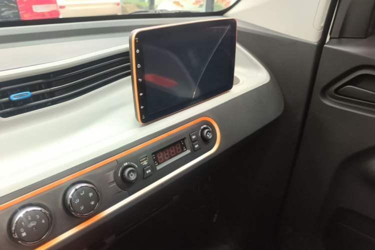 Used Wuling Hongguang MINIEV 2020 Easy Version Lithium-Ion Battery Audio And AC Panel