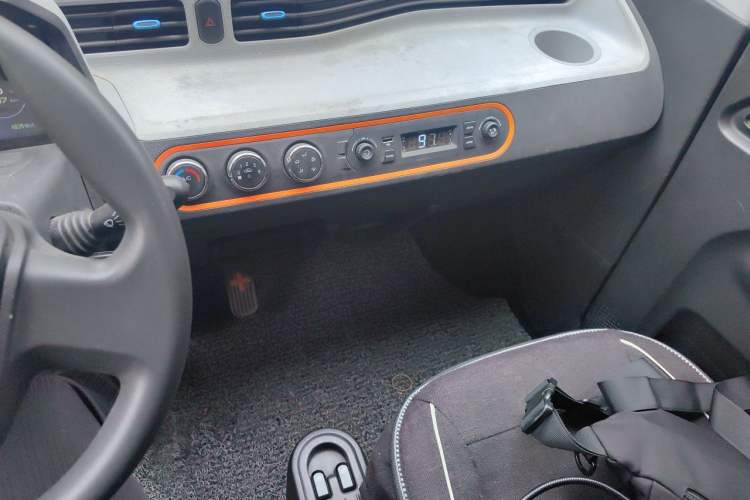 Used Wuling Hongguang MINIEV 2020 Zizai Version Lithium-NMC Audio And AC Panel
