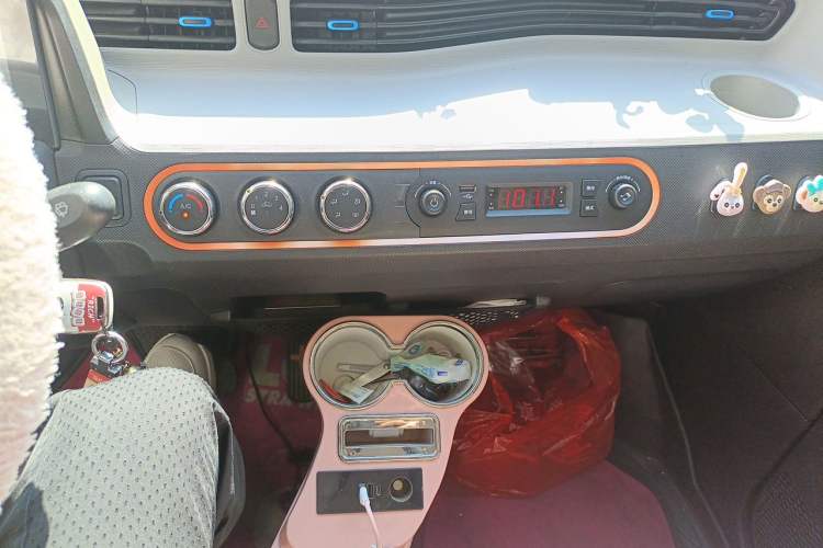 Used Wuling Hongguang MINIEV 2020 Enjoyment Model Lithium Iron Phosphate Audio And AC Panel