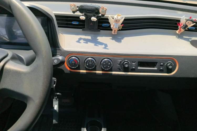 Used Wuling Hongguang MINIEV 2020 Freedom Version Lithium Iron Phosphate Audio And AC Panel