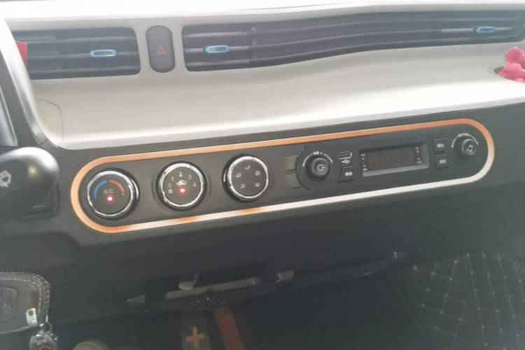 Used Wuling Hongguang MINIEV 2020 Enjoyment Model Lithium Iron Phosphate Audio And AC Panel