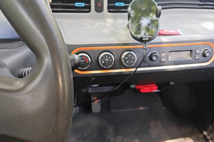 Used Wuling Hongguang MINIEV 2020 Enjoyment Model Lithium Iron Phosphate Audio And AC Panel