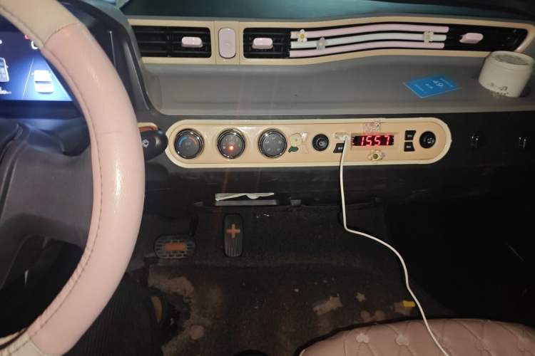 Used Wuling Hongguang MINIEV 2020 Freedom Version Lithium Iron Phosphate Audio And AC Panel