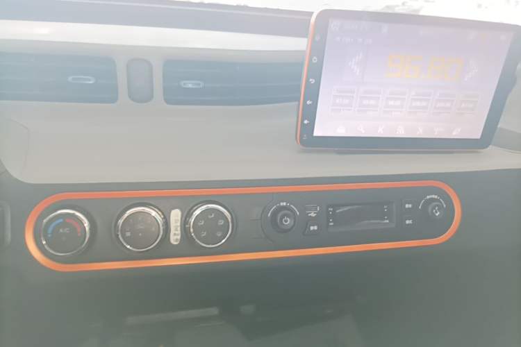 Used Wuling Hongguang MINIEV 2020 Freedom Version Lithium Iron Phosphate Audio And AC Panel
