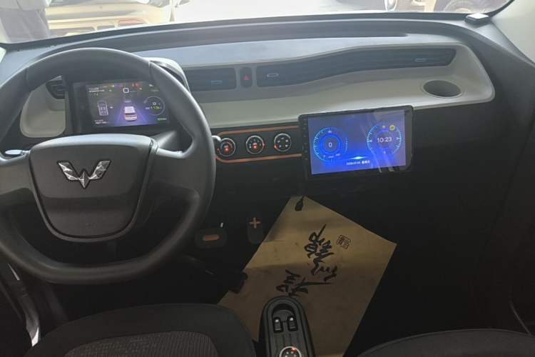 Used Wuling Hongguang MINIEV 2020 Zizai Version Lithium-NMC Audio And AC Panel