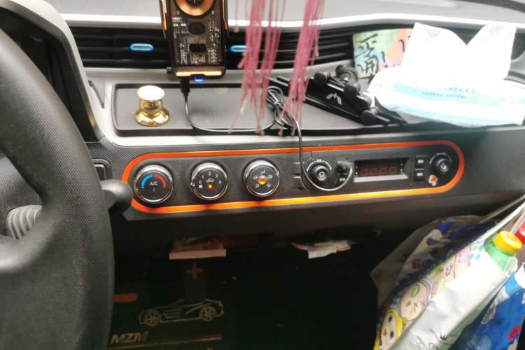 Used Wuling Hongguang MINIEV 2020 Freedom Version Lithium Iron Phosphate Audio And AC Panel