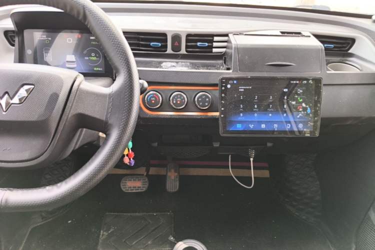 Used Wuling Hongguang MINIEV 2020 Enjoyment Model Lithium Iron Phosphate Audio And AC Panel