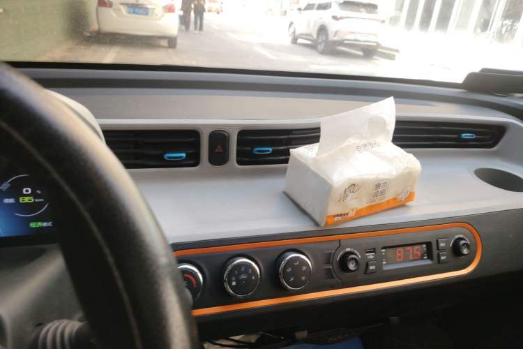 Used Wuling Hongguang MINIEV 2020 Easy Version Lithium-Ion Battery Audio And AC Panel
