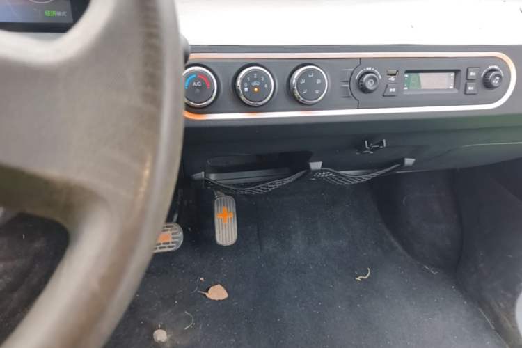 Used Wuling Hongguang MINIEV 2020 Enjoyment Model Lithium Iron Phosphate Audio And AC Panel