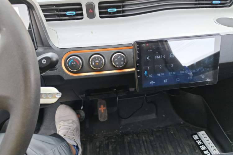 Used Wuling Hongguang MINIEV 2020 Enjoyment Model Lithium Iron Phosphate Audio And AC Panel